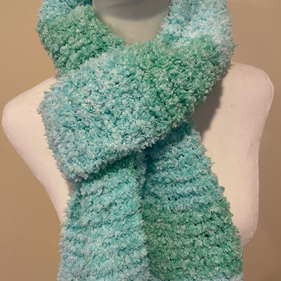 Handmade scarf in gorgeous aqua shades. Super soft and fluffy. Approx 72”x8” - Picture 4 of 5